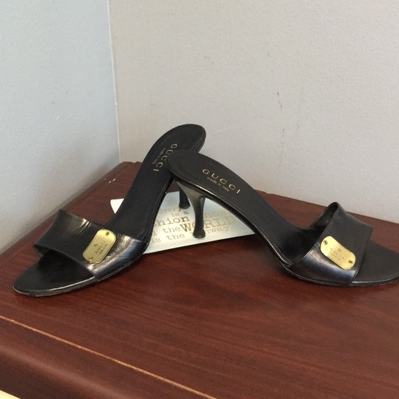 GUCCI black slippers. Size: 8 1/2B - - Picture 2 of 7